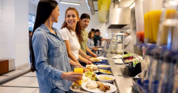 Eight Reasons to Love Hometown Buffet