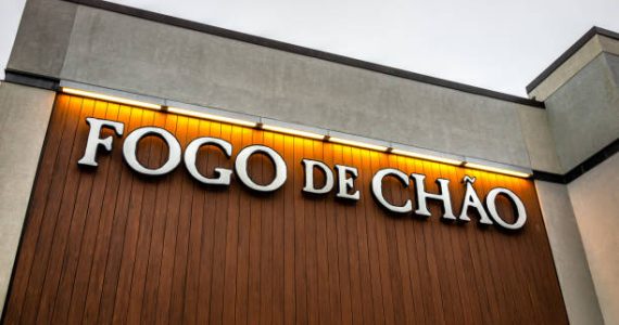 Is Fogo de Chão Open for Lunch on Weekdays?